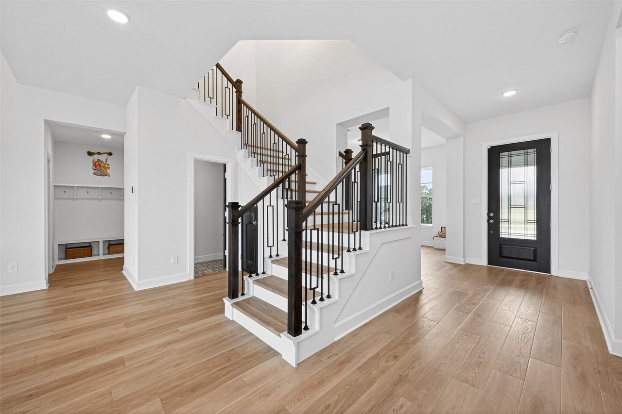 14327 Vista View Dr - Photo 5 of 50