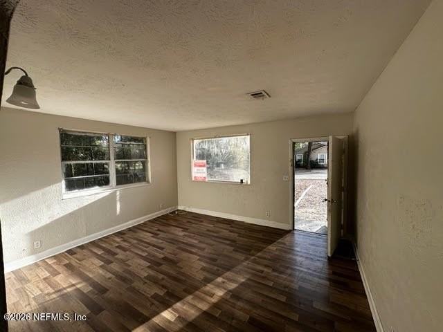 7527 Tampa Ave - Photo 2 of 20