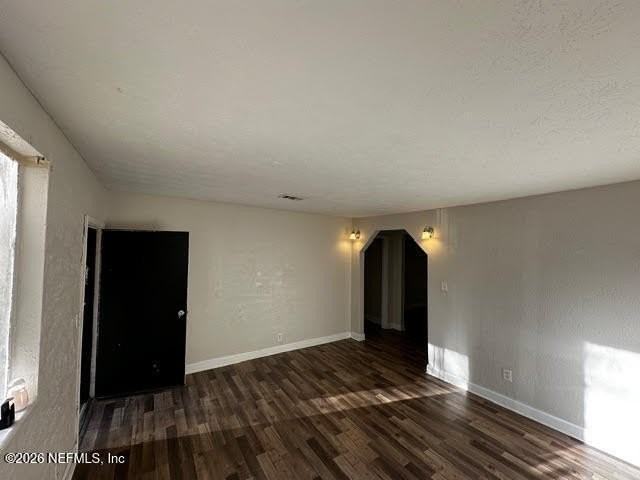 7527 Tampa Ave - Photo 5 of 20