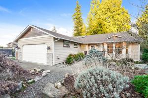 featured image of 617 98th Dr Ne