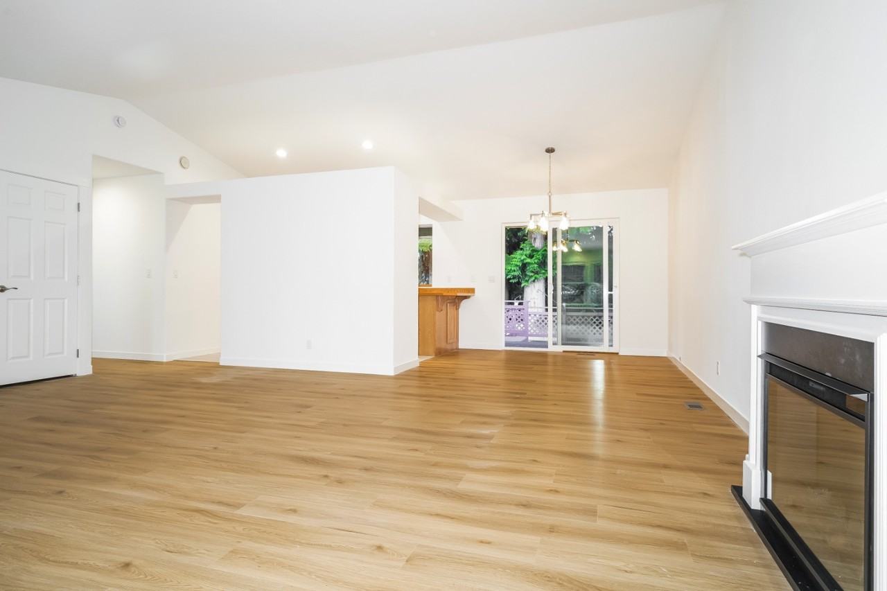 617 98th Dr Ne - Photo 4 of 14