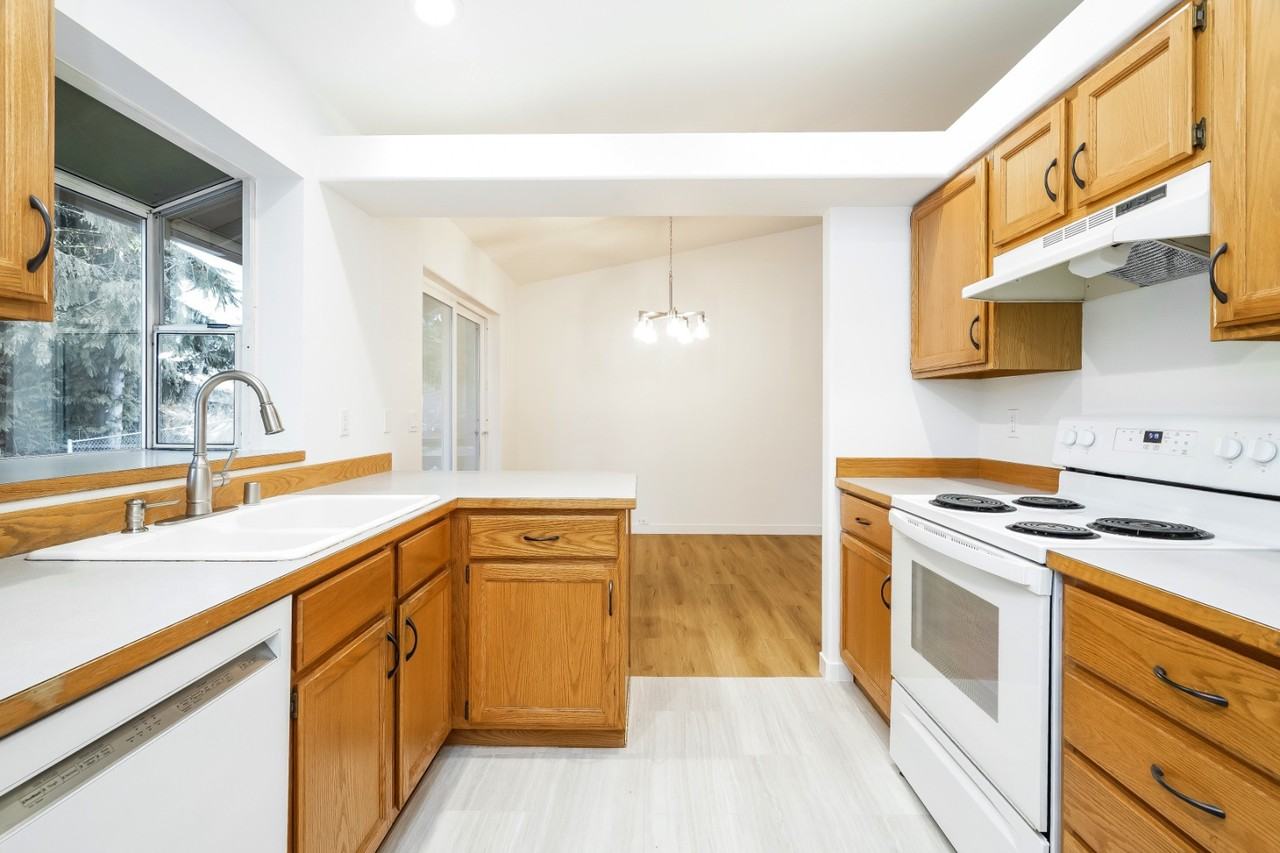 617 98th Dr Ne - Photo 7 of 14