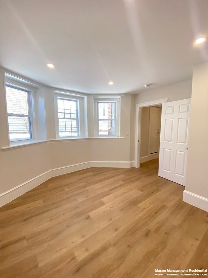 10 Kenney St #A - Photo 4 of 8