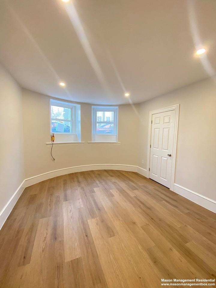 10 Kenney St #A - Photo 5 of 8