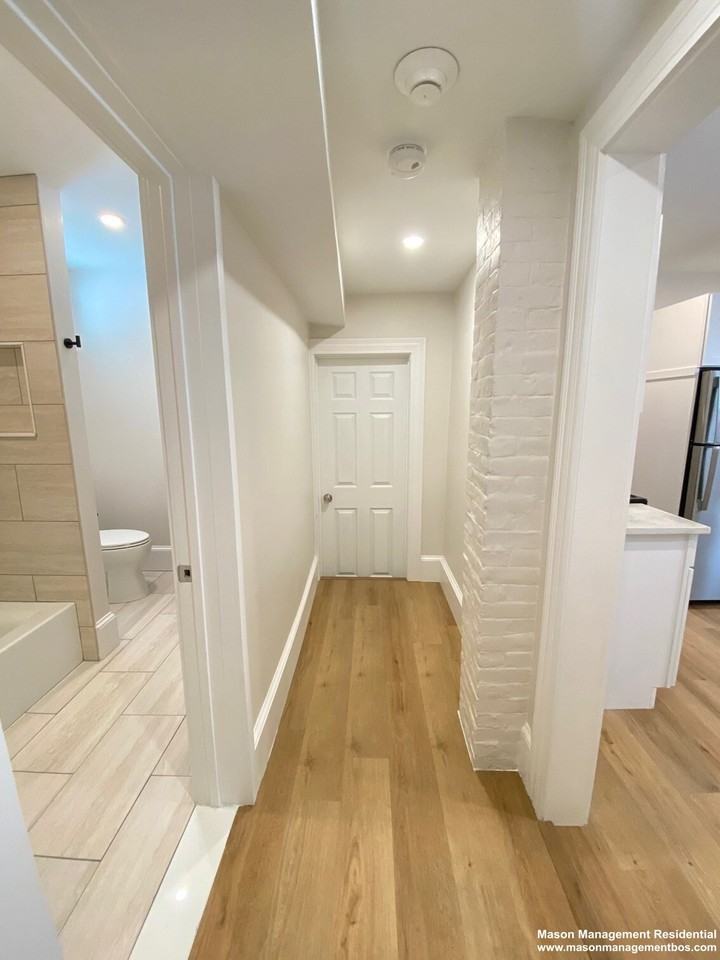 10 Kenney St #A - Photo 6 of 8