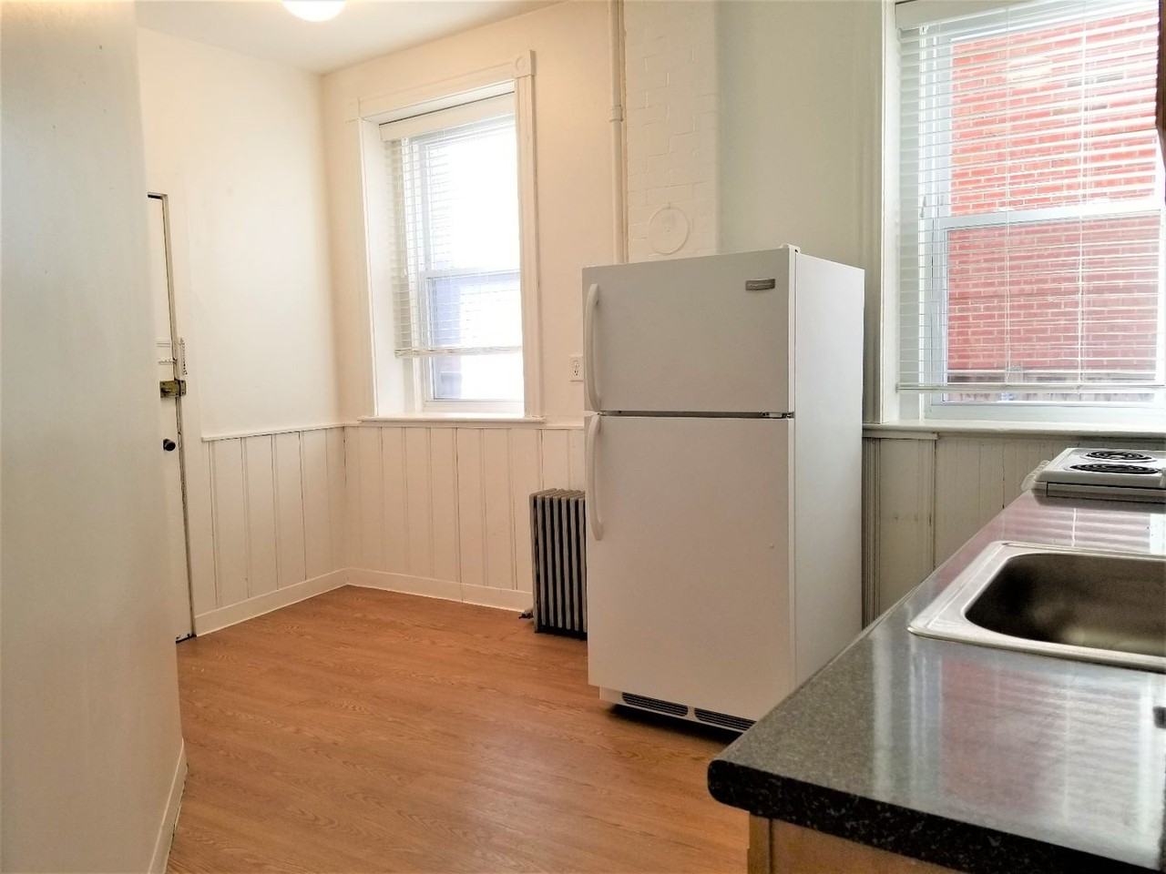 1595 Beacon St - Photo 5 of 8