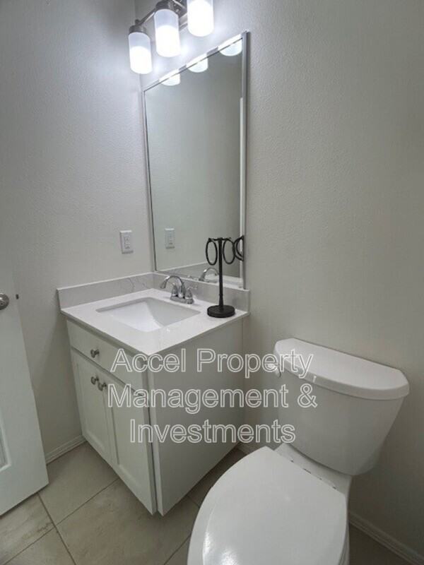 2325 N Peking St - Photo 6 of 19