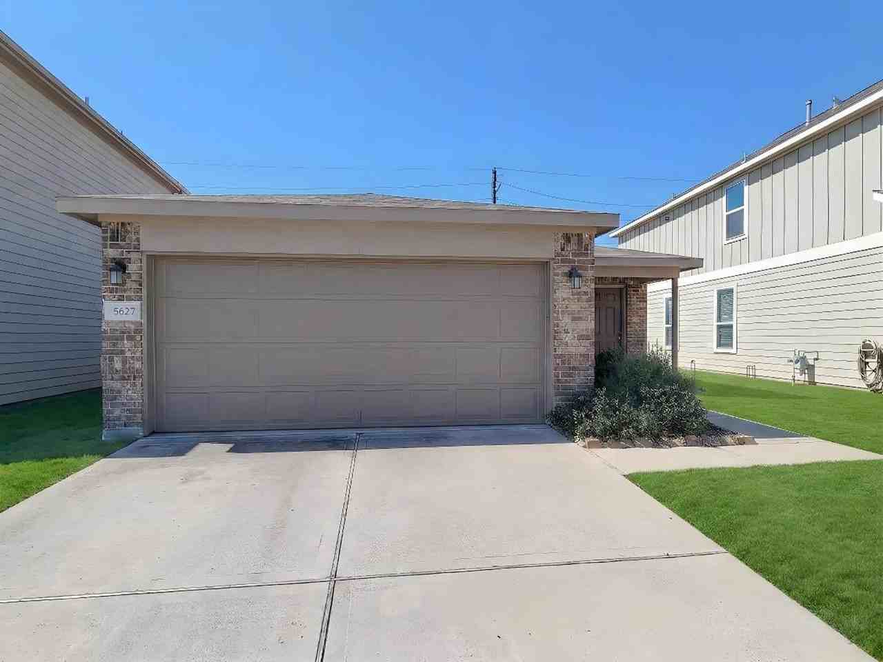 5627 Savanna Pasture Rd - Photo 2 of 47