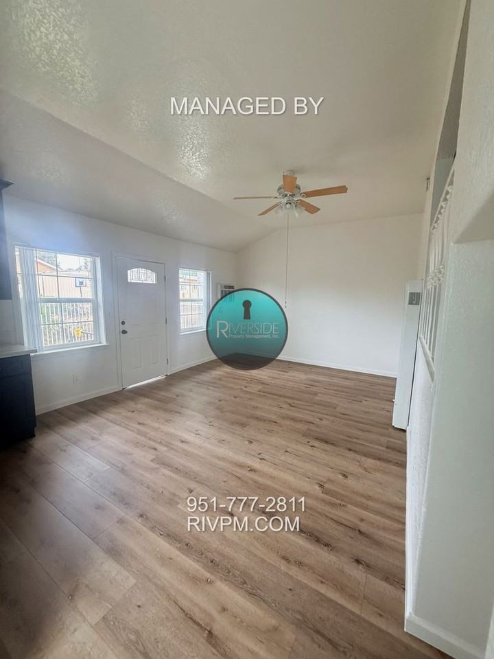 24140 Atwood Ave - Photo 3 of 14