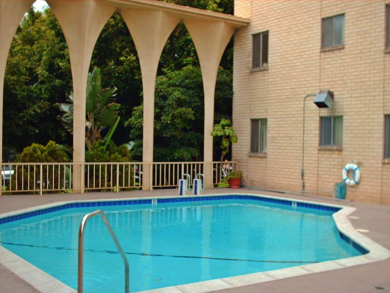 Burton Plaza..Gorgeous Newly Remodeled Studio..Prime Location! - Photo 2 of 32