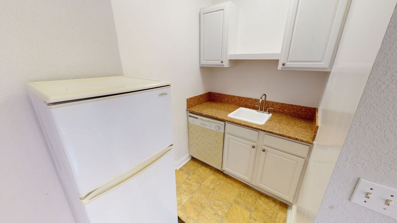 MSA - 709 Mariposa Apts - Photo 7 of 16