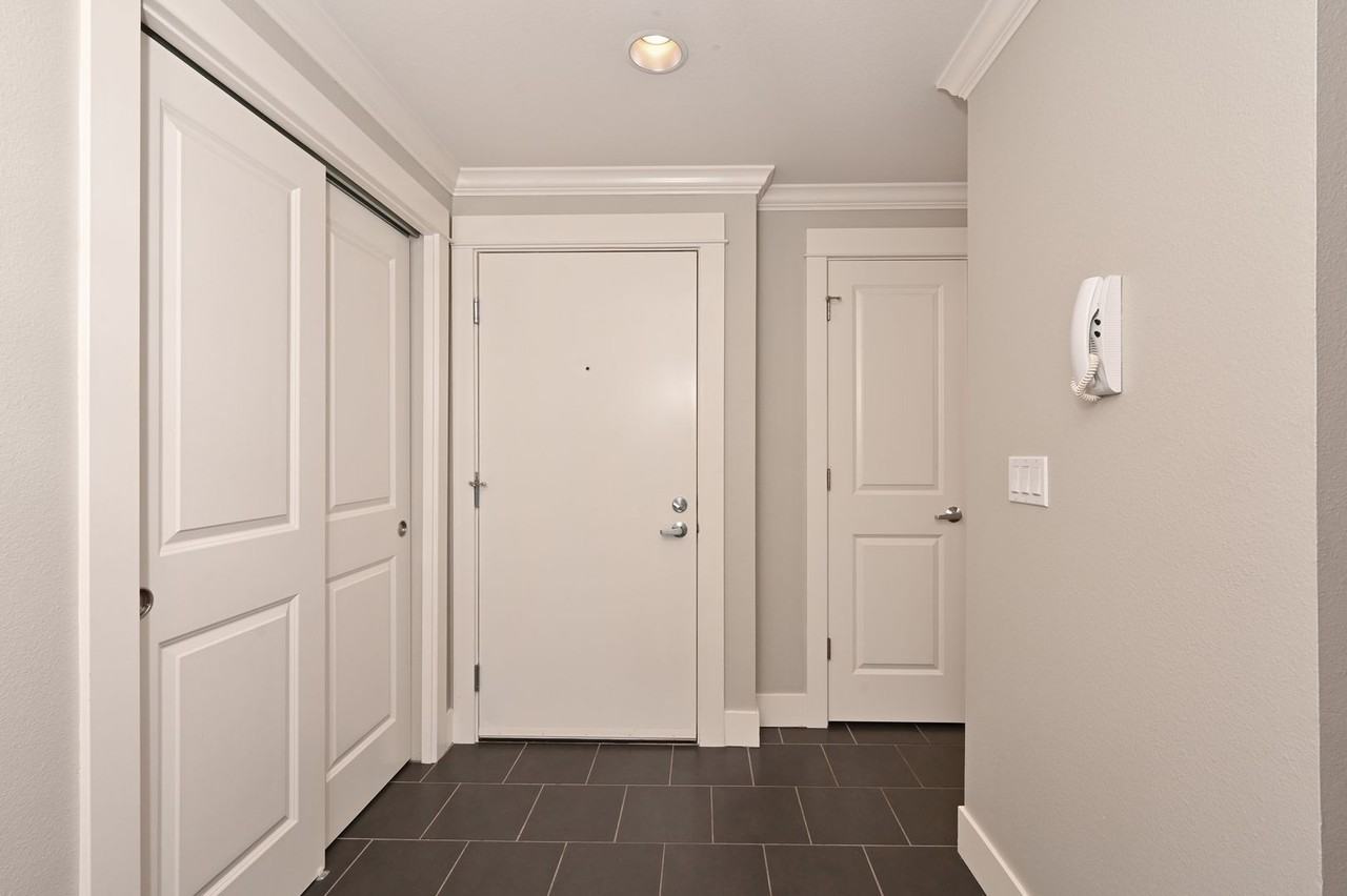 3615 Whitman Ave N #303 - Photo 3 of 28