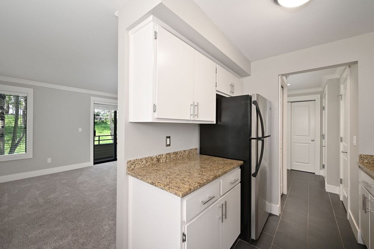 3615 Whitman Ave N #303 - Photo 4 of 28