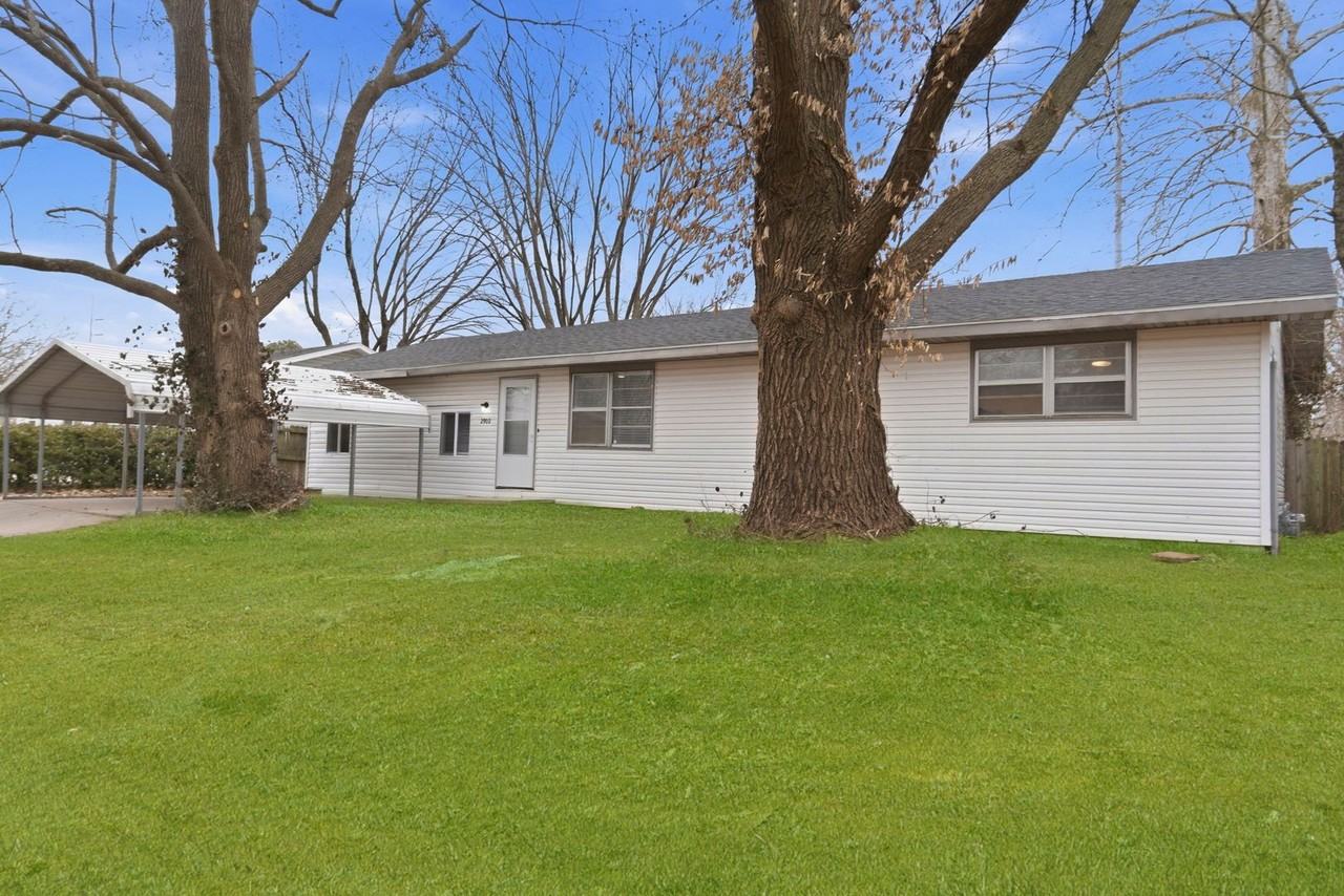 2902 W Scott St - Photo 2 of 27