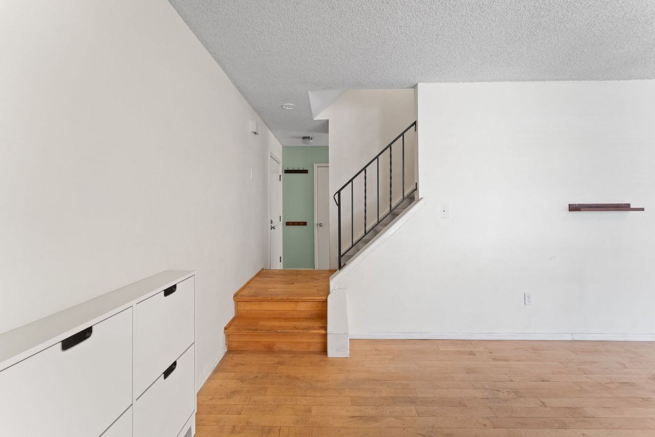 5045 Wezel Cir - Photo 3 of 25