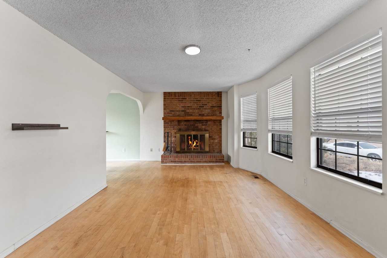 5045 Wezel Cir - Photo 5 of 25