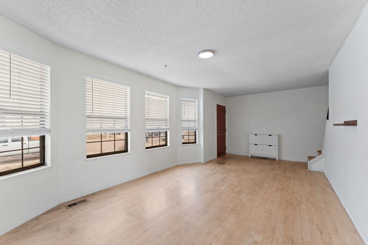 5045 Wezel Cir - Photo 7 of 25