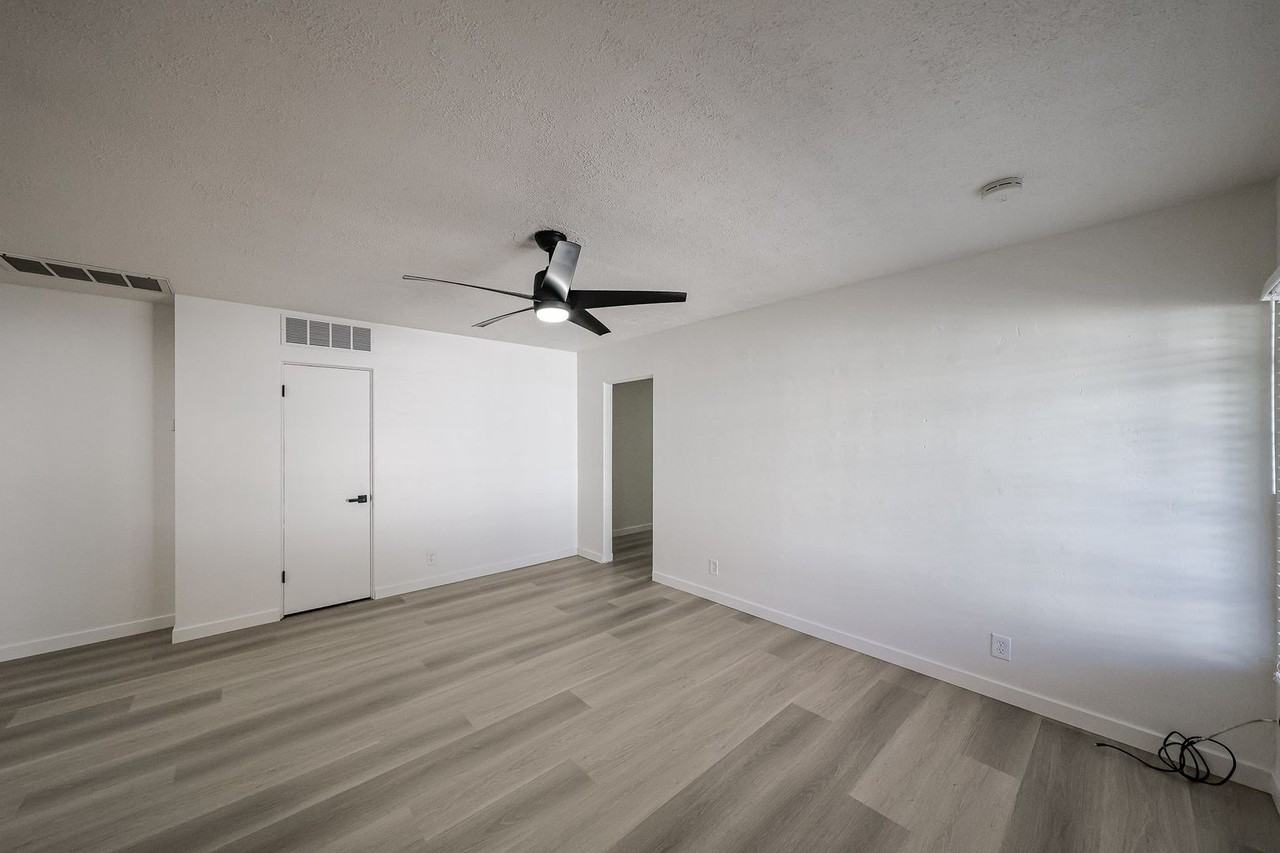 2945 N 19th Ave #67 - Photo 3 of 30