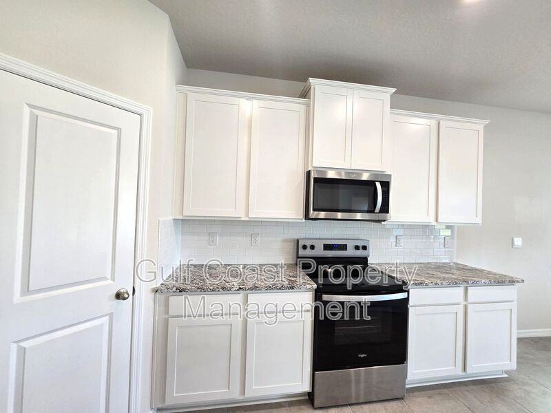 611 160th St E - Photo 3 of 28