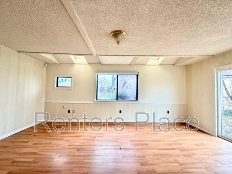 3548 E King Pl - Photo 7 of 16