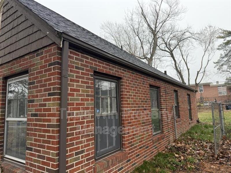 520 Hentschel Pl - Photo 3 of 33