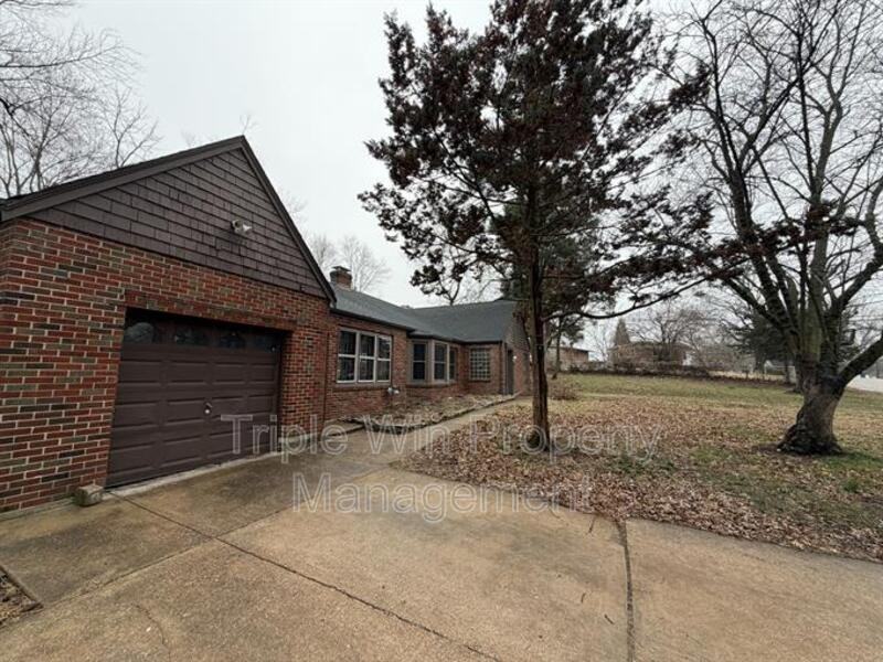 520 Hentschel Pl - Photo 4 of 33