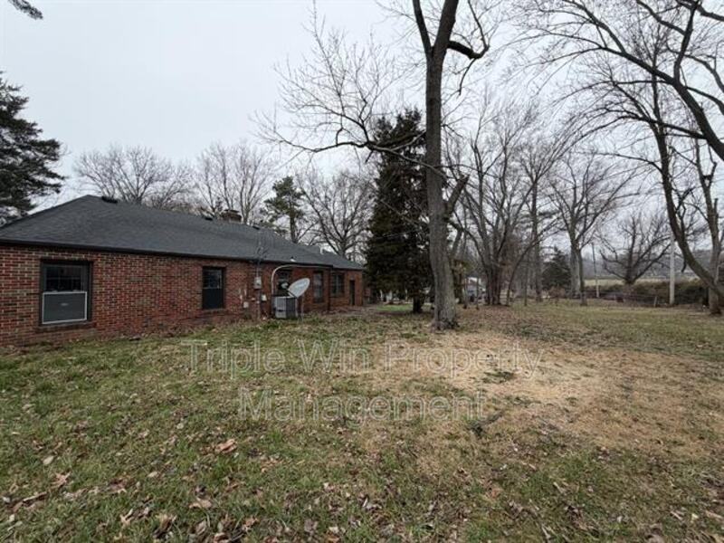 520 Hentschel Pl - Photo 5 of 33