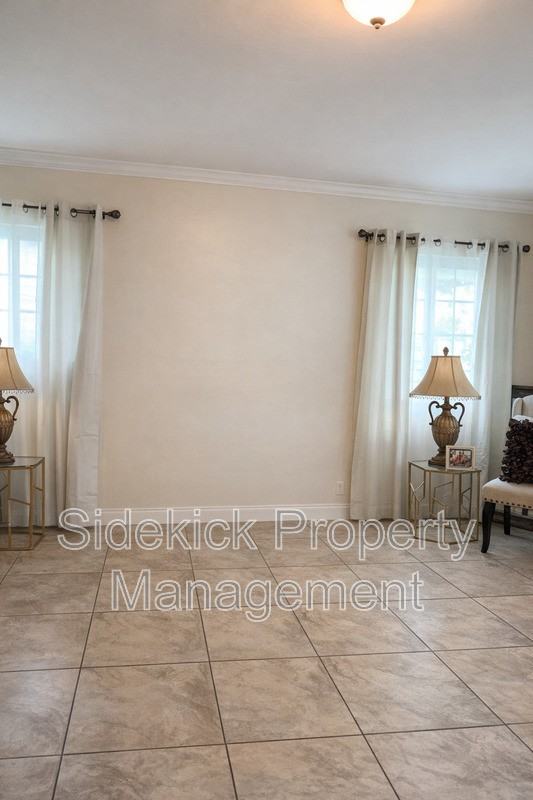 4321 Beagle St - Photo 4 of 7