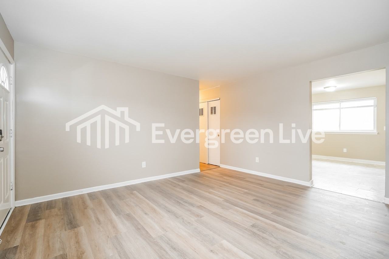 1313 Yolanda Dr - Photo 3 of 15