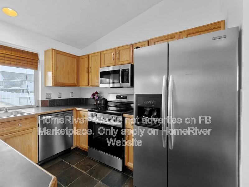 1418 E Grassland Ct - Photo 3 of 19