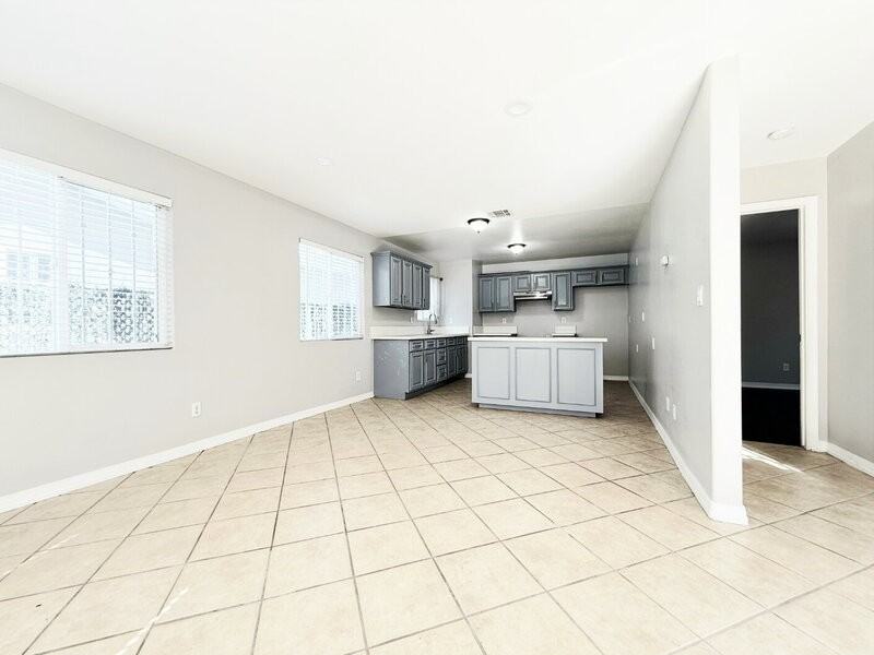 205 E 57th St - Photo 4 of 27