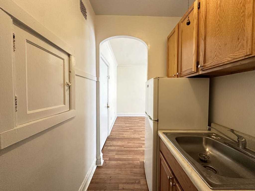 2536 N Sawyer Ave #205 - Photo 5 of 21