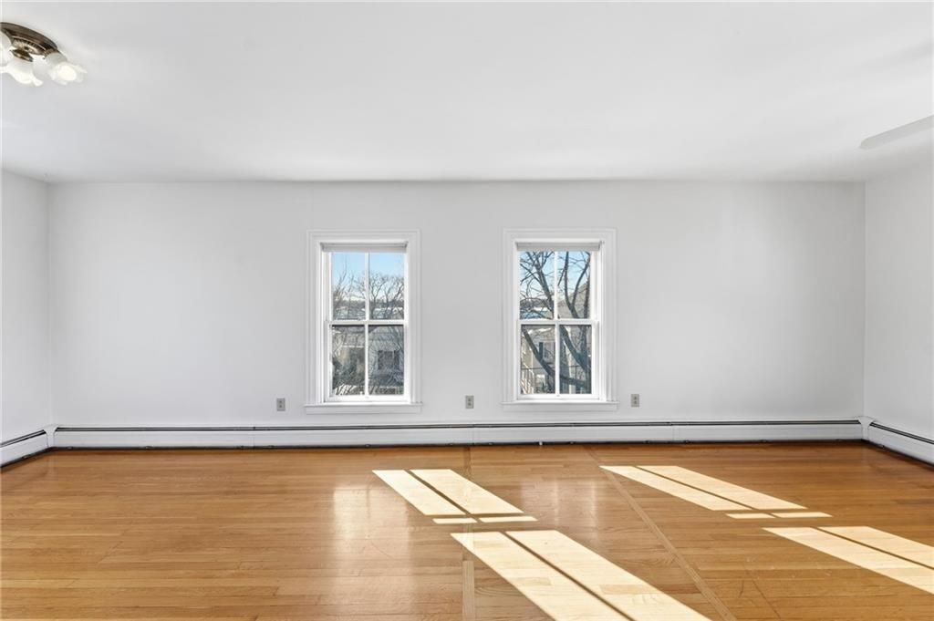 686 Hope St ##3 - Photo 4 of 26