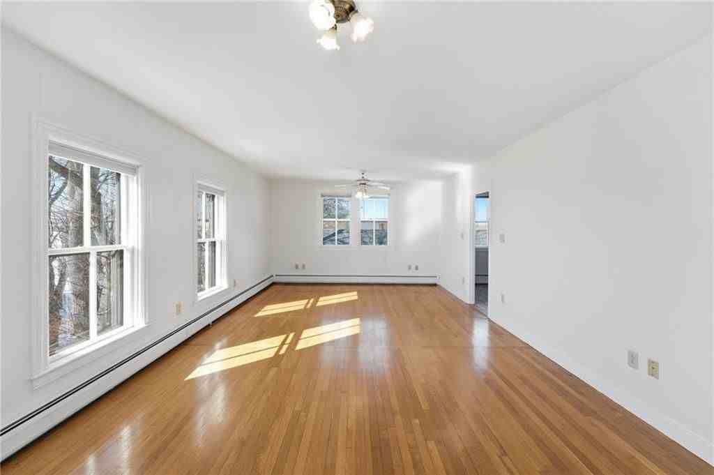 686 Hope St ##3 - Photo 5 of 26