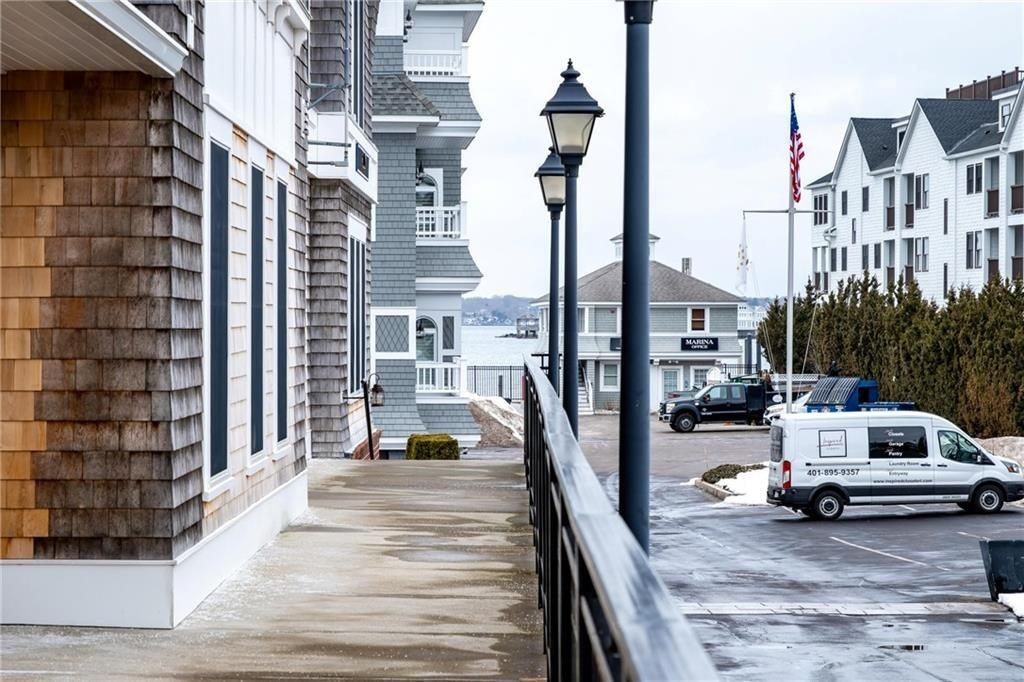 10 Brown And Howard Wharf ##104 - Photo 2 of 11