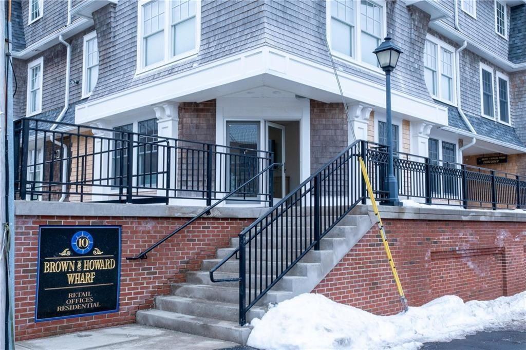 10 Brown And Howard Wharf ##104 - Photo 3 of 11