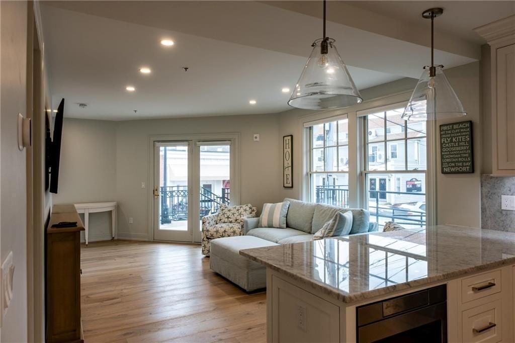 10 Brown And Howard Wharf ##104 - Photo 4 of 11