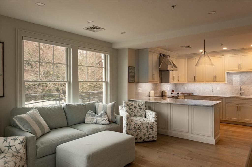 10 Brown And Howard Wharf ##104 - Photo 7 of 11