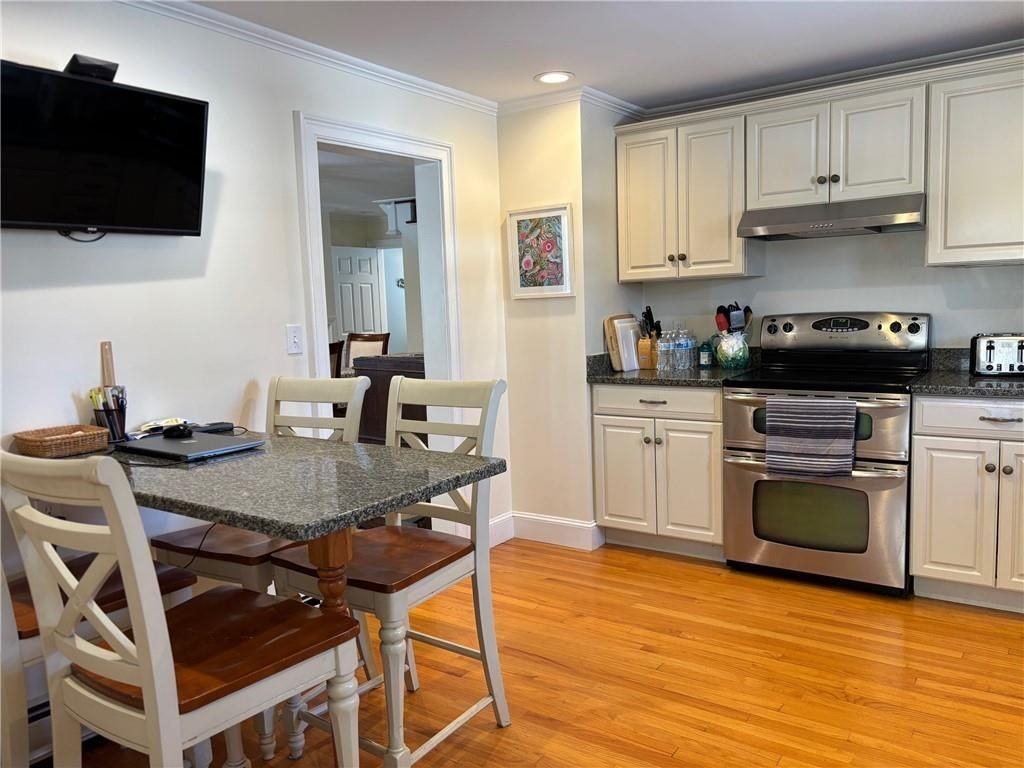 74 Park Ave - Photo 4 of 26