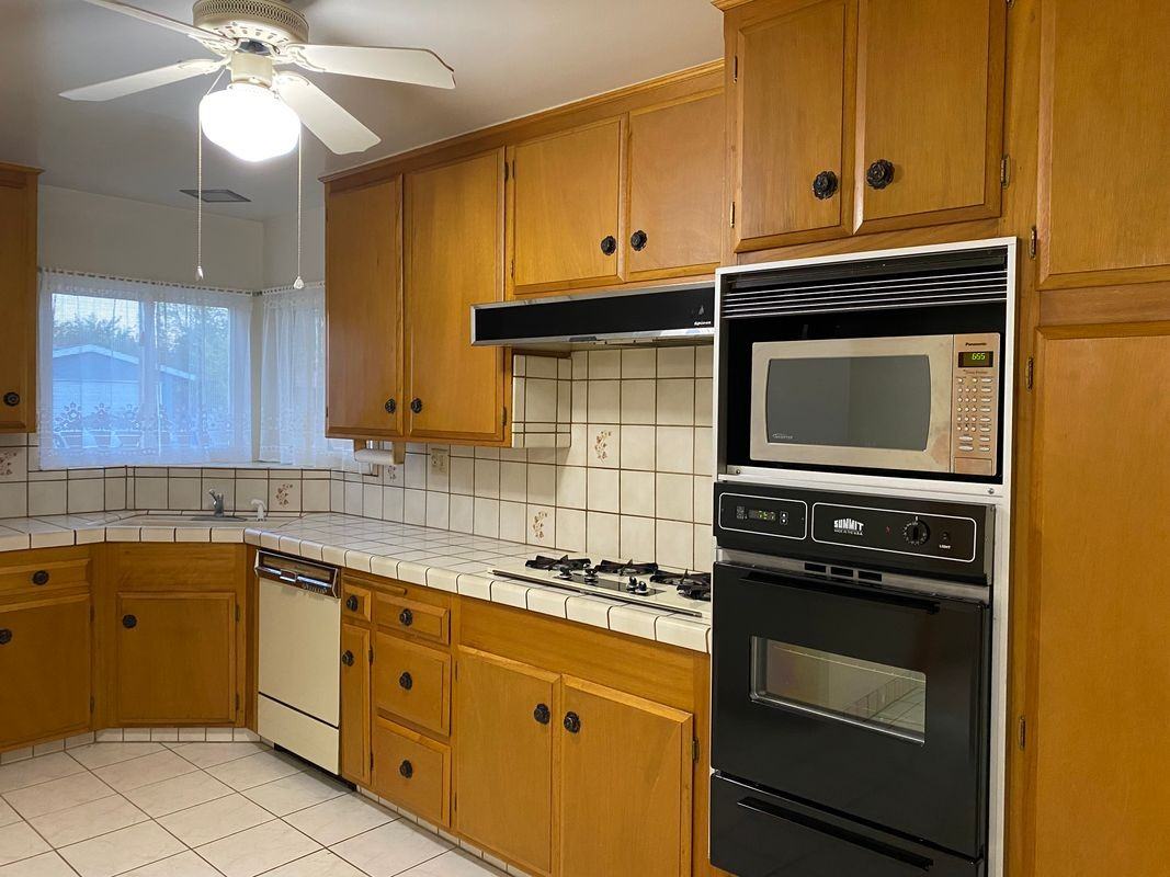 332 Landsford St - Photo 6 of 16