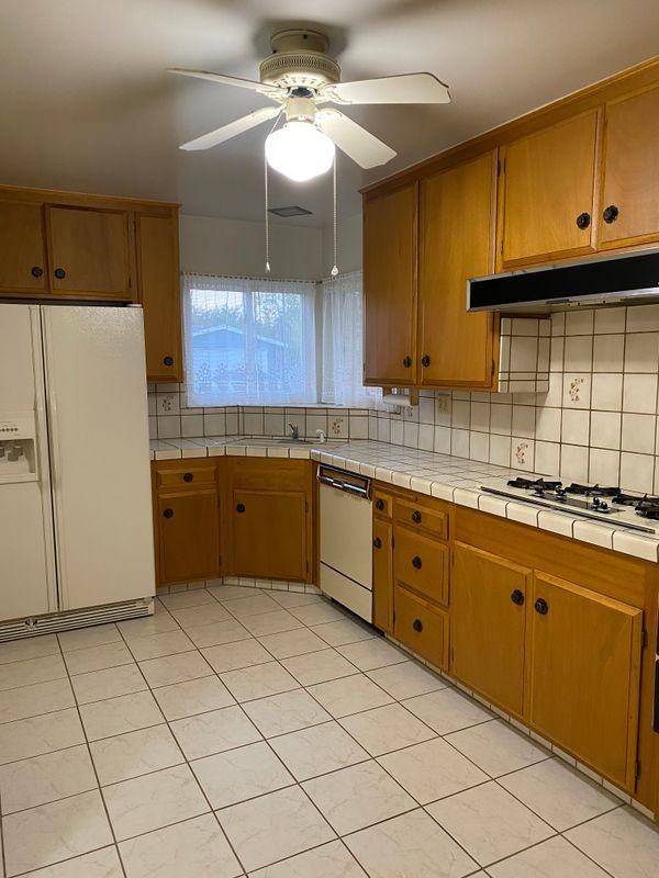 332 Landsford St - Photo 7 of 16