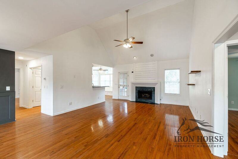 281 Hampton Park Dr - Photo 5 of 33