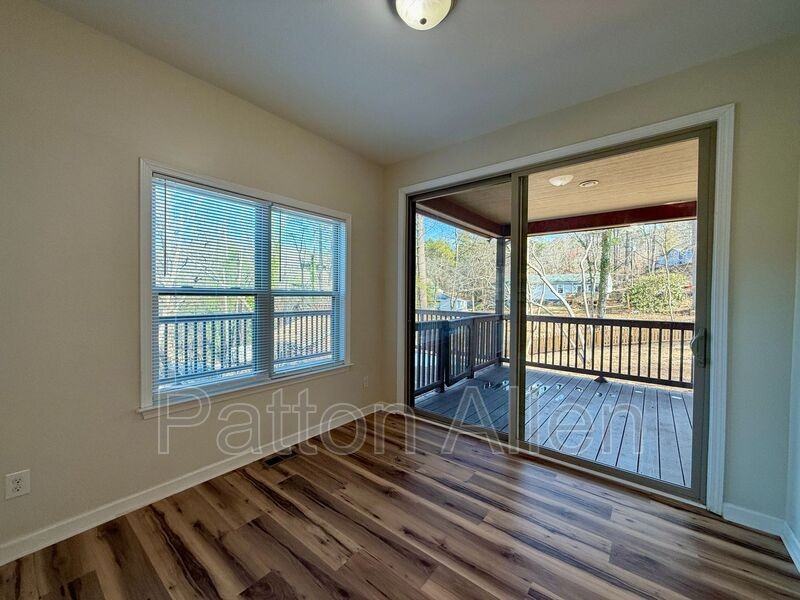 22 Bassett Rd - Photo 7 of 37