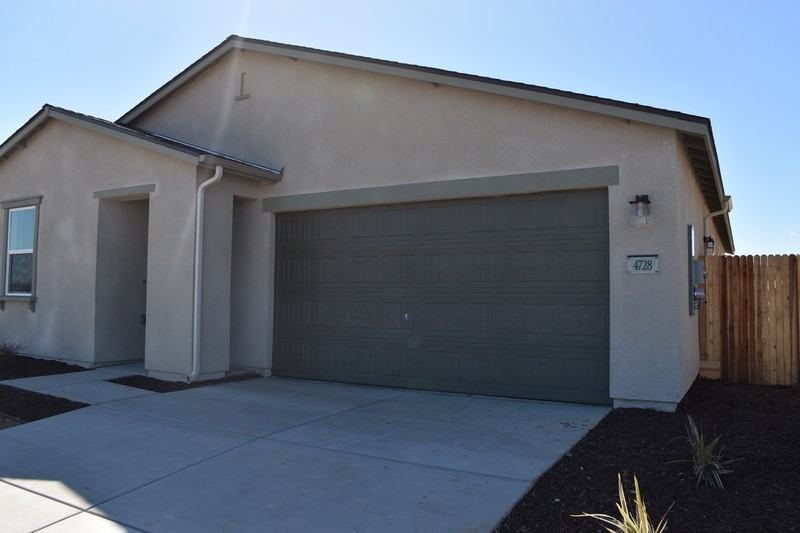 4728 Isabella Ct - Photo 3 of 50