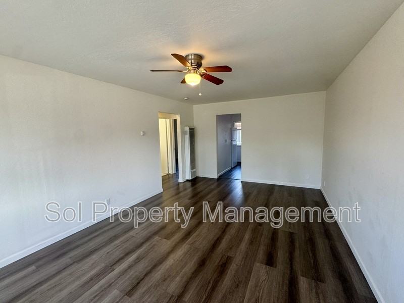 1053 W Hamilton Ave - Photo 4 of 18