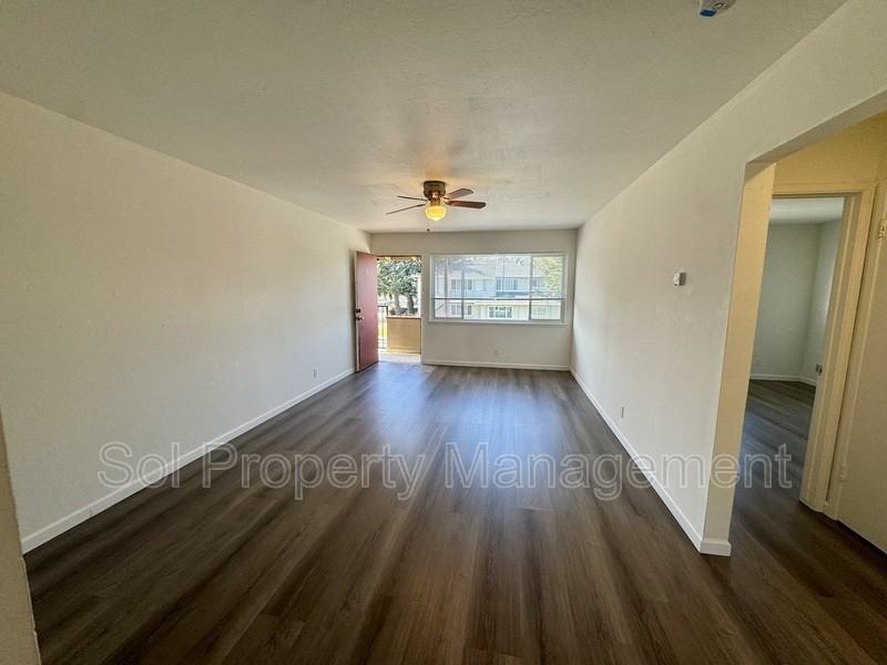 1053 W Hamilton Ave - Photo 5 of 18