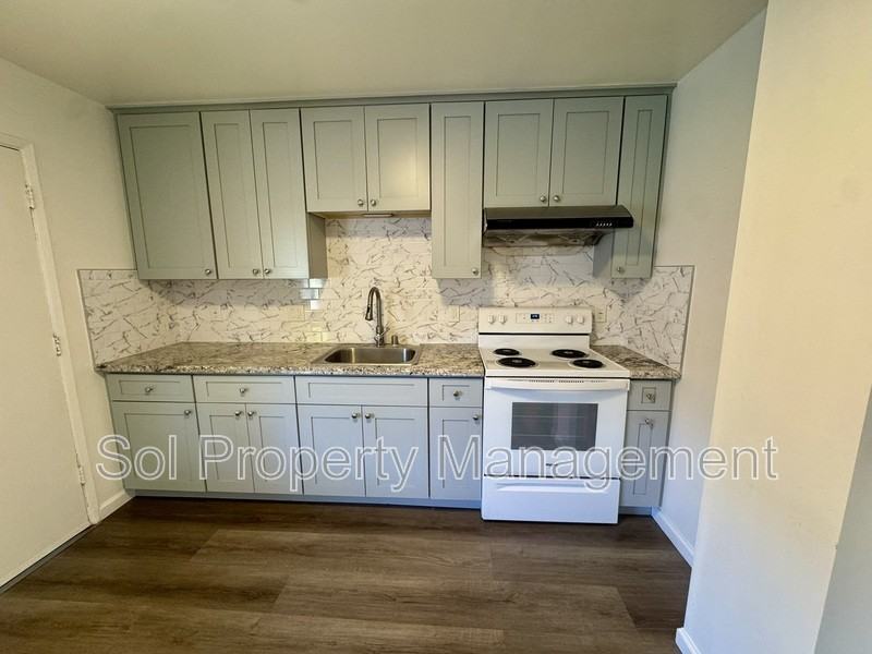 1053 W Hamilton Ave - Photo 7 of 18