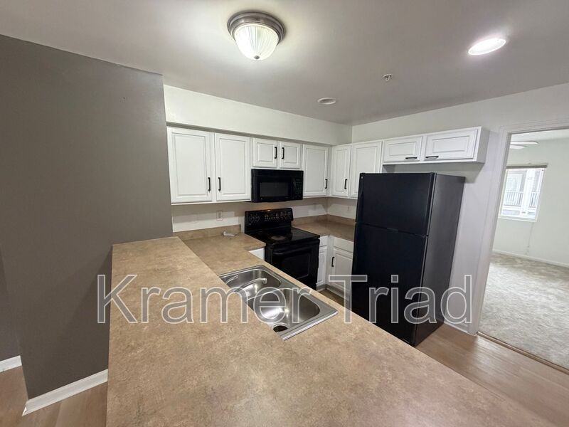 1152 Faulkner #5 - Photo 6 of 22