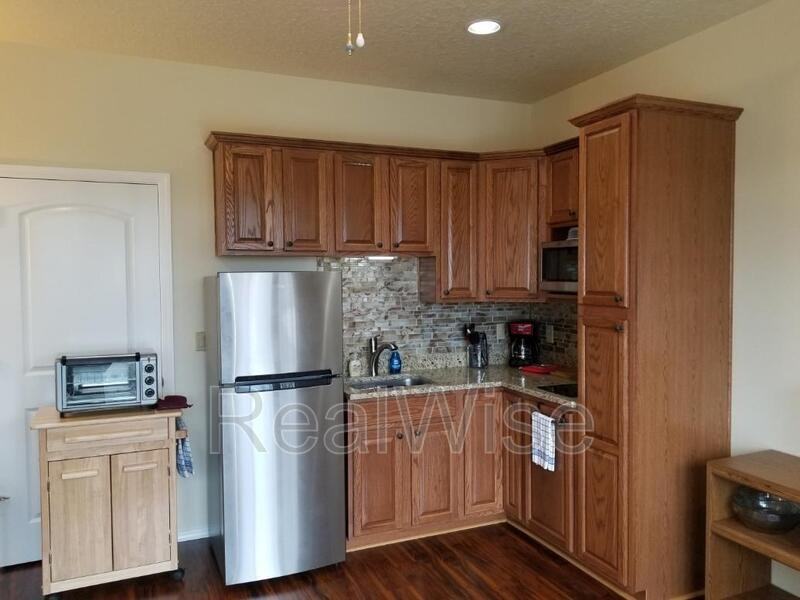 2143 Nw Canyon Dr - Photo 5 of 17