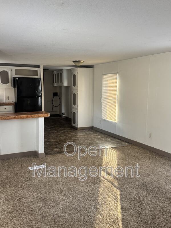 301 Mantle Ave - Photo 3 of 18